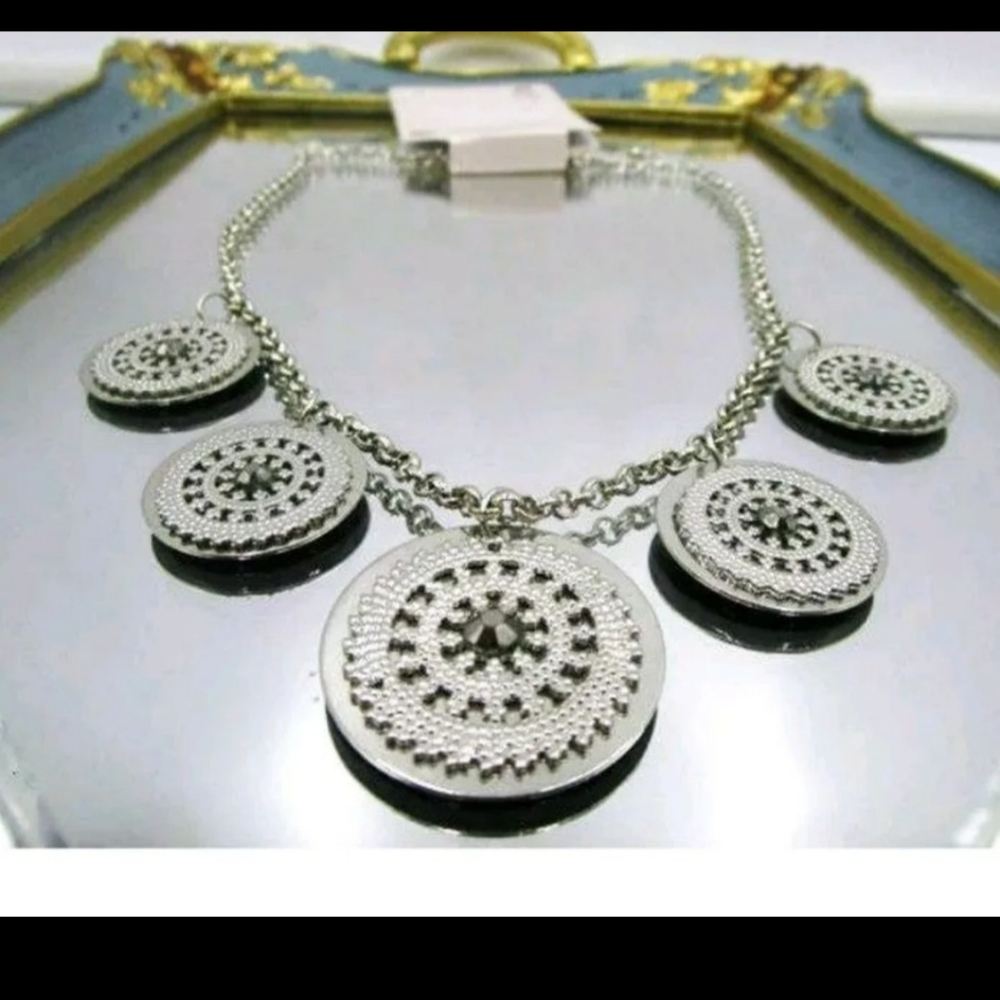 New primark silvertone disc necklace